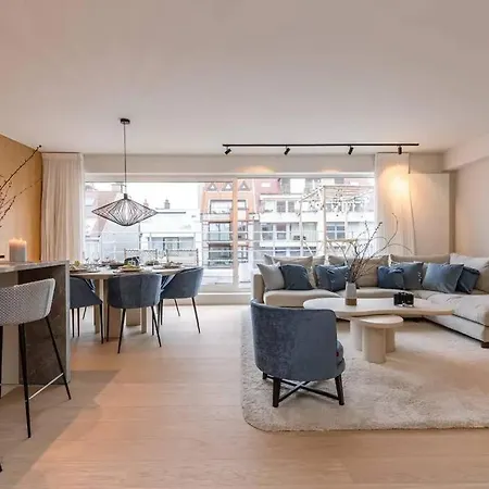 Lush 3bed/3bath Penthouse W Deck