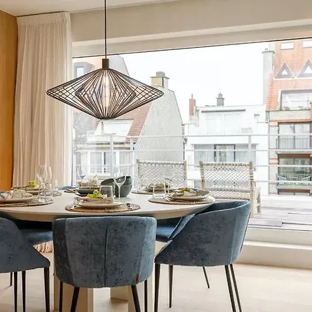 Lush 3bed/3bath Penthouse W Deck *