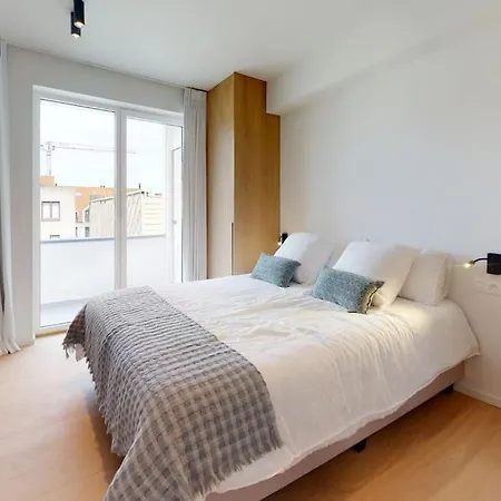 Lush 3bed/3bath Penthouse W Deck