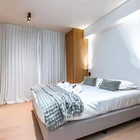 Lejlighed Lush 3bed/3bath Penthouse W Deck *