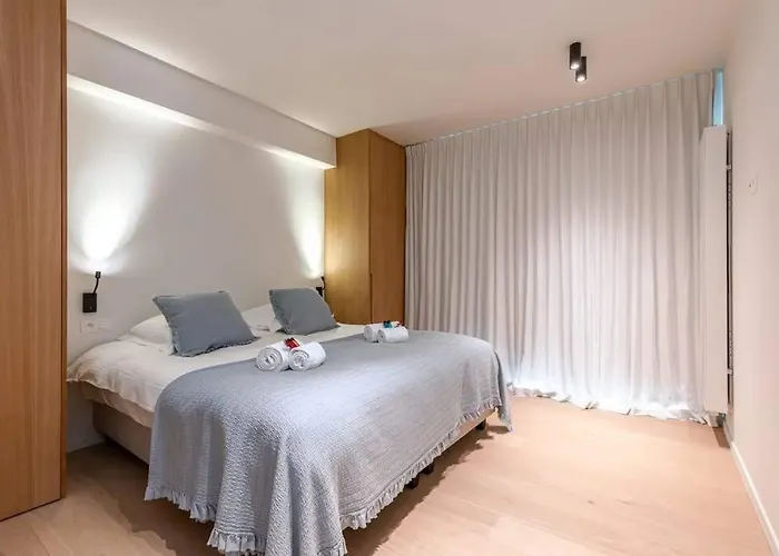 Lush 3bed/3bath Penthouse W Deck * Knokke-Heist