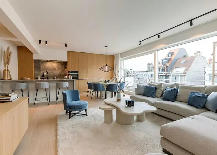 Lush 3bed/3bath Penthouse W Deck *